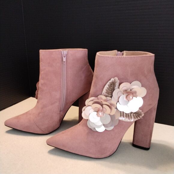 Qupid Shoes - Women's Size 6 QUPID Suede Side Zip Sequined Heeled Ankle Boots Pink Booties NEW